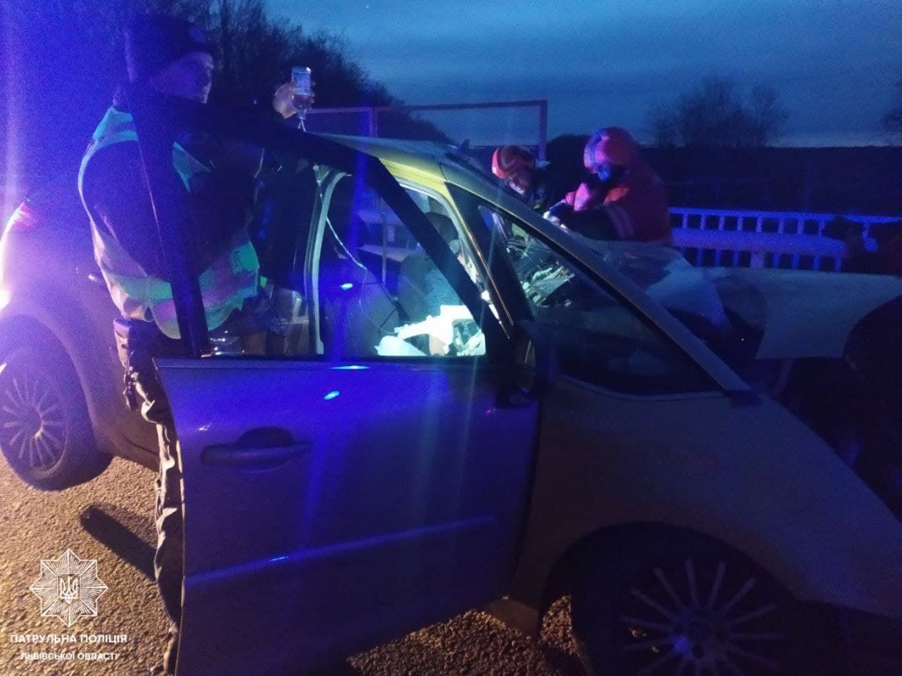 Пасажирський автобус потрапив у нищівну ДТП біля Львова: фото та відео з місця події - Новини Львів - Львів