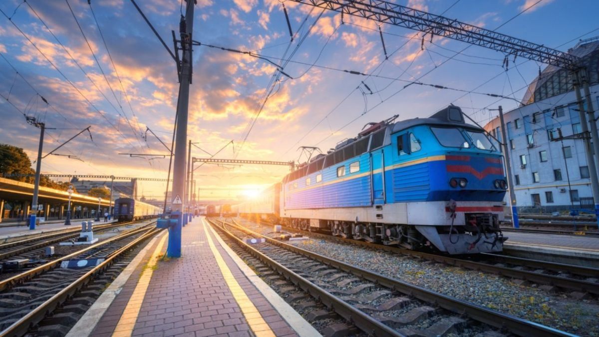 Укрзалізниця призначила 2 додаткові потяги до Польщі - Україна новини - 24 Канал