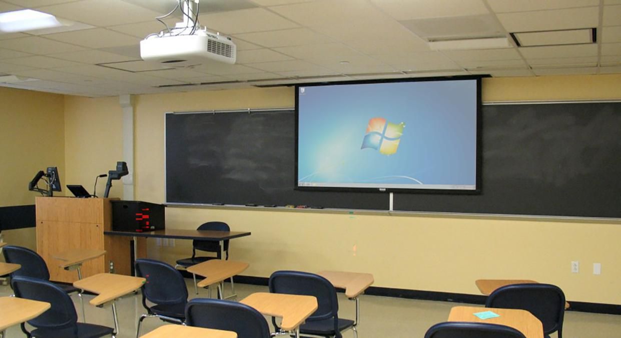 В Кировоградской области школьник избил одноклассницу: шокирующее видео В Кировоградской области школьник избил одноклассницу: шокирующее видео