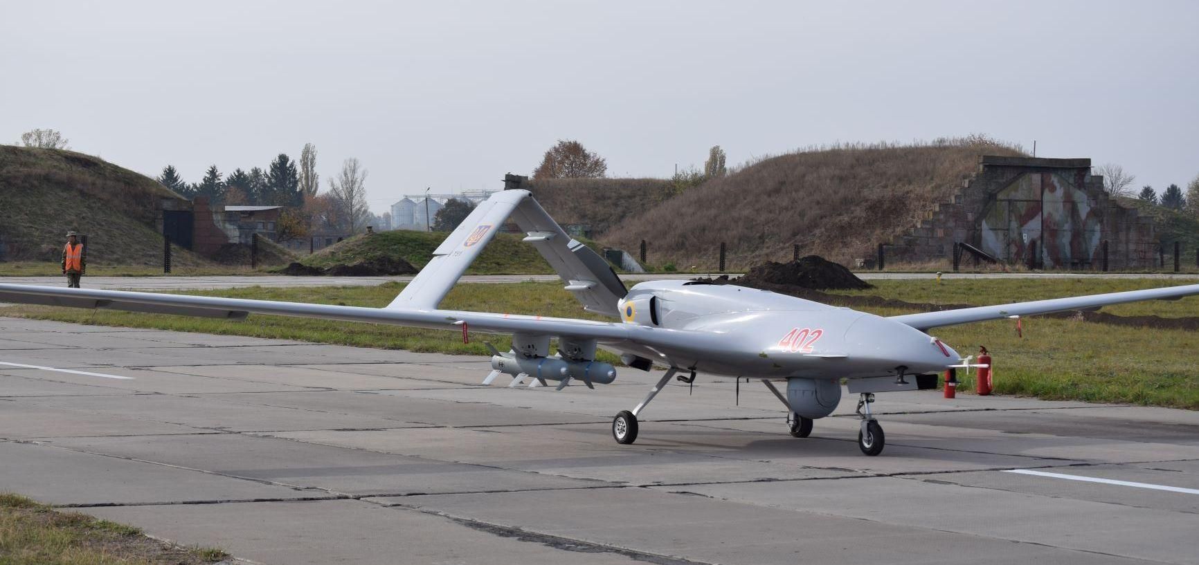 Bayraktar "не заходять" на непідконтрольну територію, – командувач ООС - Україна новини - 24 Канал Bayraktar "не заходять" на непідконтрольну територію, – командувач ООС - Україна новини - 24 Канал