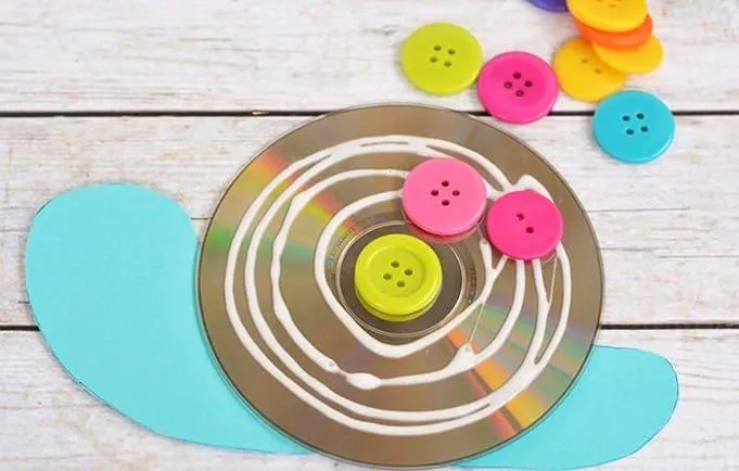 Равлик ґудзики Іграшки з мотлоху Непотрібні Речі Тренди Равлик ґудзики Іграшки з мотлоху Непотрібні Речі Тренди