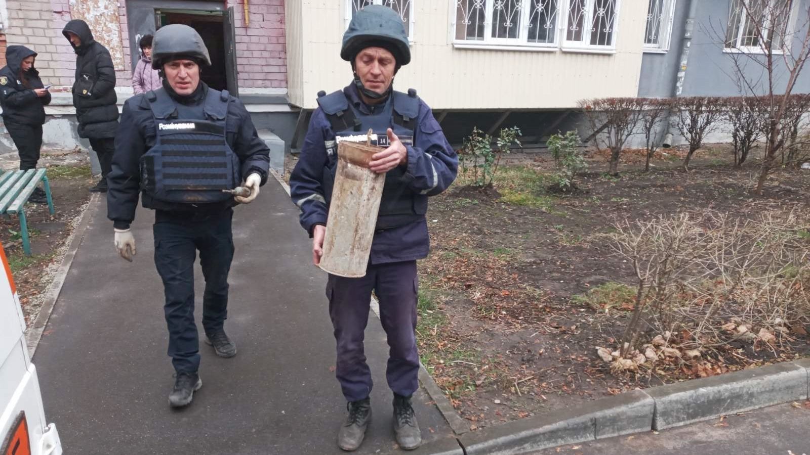 У харківській багатоповерхівці виявили 20 кілограмів пороху та гранату: де їх ховали - Новини Харків - Харків У харківській багатоповерхівці виявили 20 кілограмів пороху та гранату: де їх ховали - Новини Харків - Харків