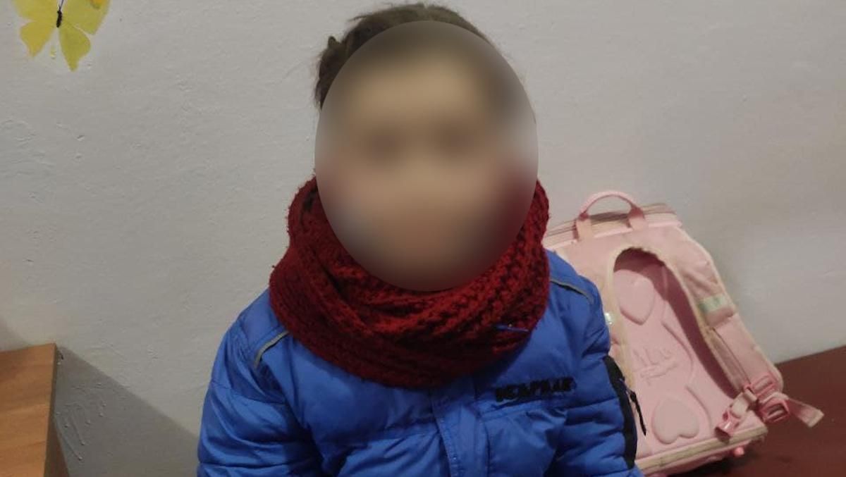 "Деньги на лекарства": в Днепре 10-летняя девочка с бронхитом просила подаяние - Днепр