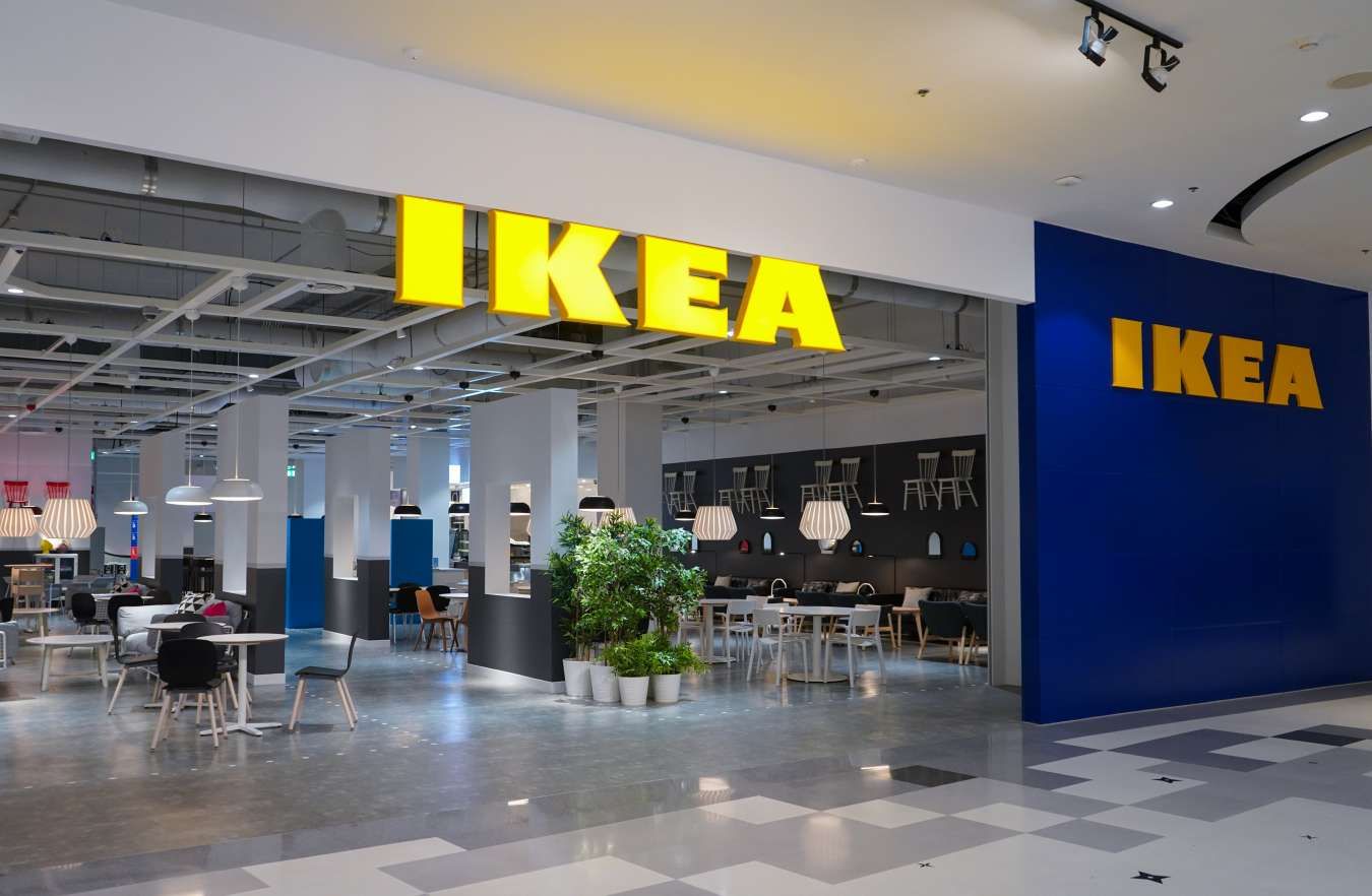 В Дании десятки человек остались ночевать в IKEA из-за сильного снегопада