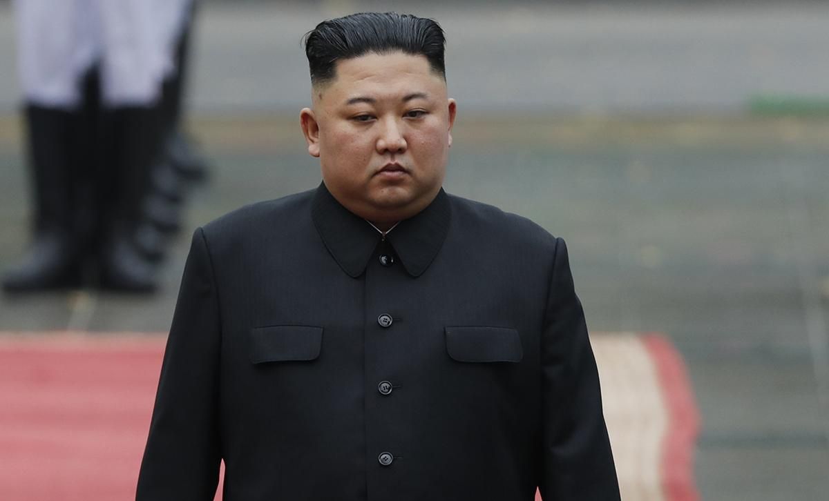 Плащ – візитна картка: Кім Чен Ин вирішив вийти з тіні родичів - 24 Канал Плащ – візитна картка: Кім Чен Ин вирішив вийти з тіні родичів - 24 Канал