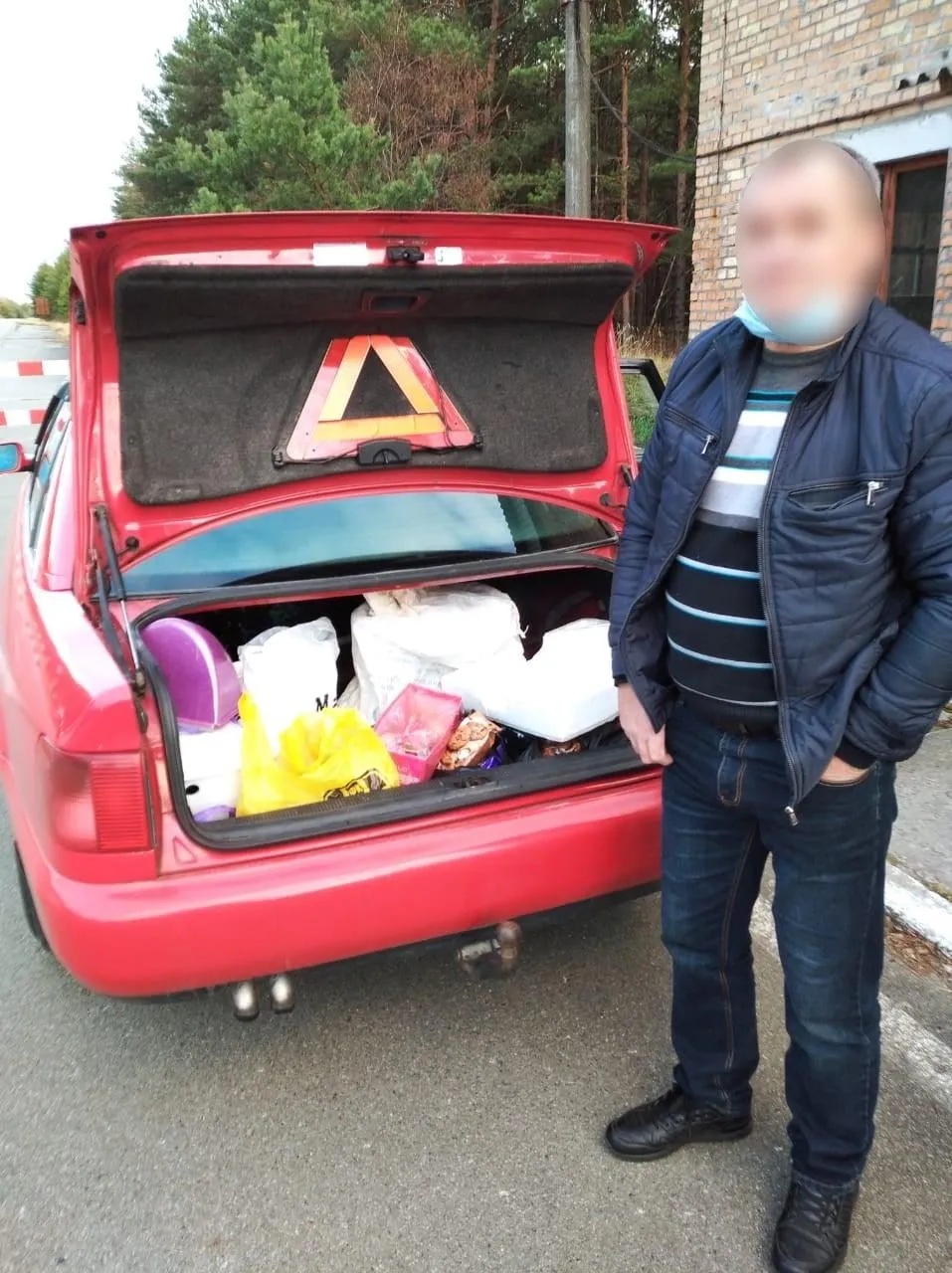 Зона відчуження, чоловік віз роги лося з території ЧАЕС Зона відчуження, чоловік віз роги лося з території ЧАЕС