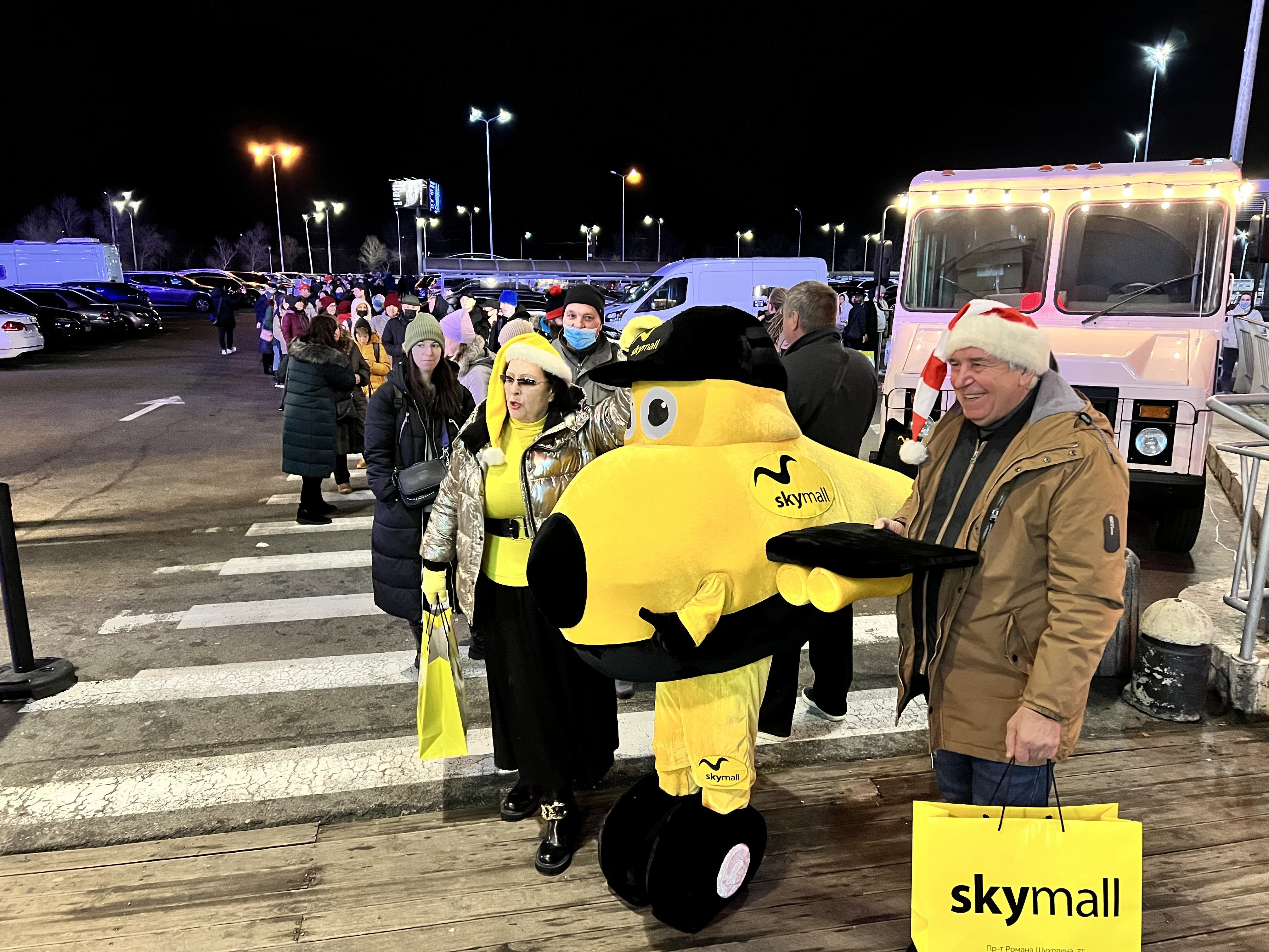 "Найбільша черга у Чорну п’ятницю": ТРЦ Sky Mall встановив новий рекорд України - Новини Києва - Київ "Найбільша черга у Чорну п’ятницю": ТРЦ Sky Mall встановив новий рекорд України - Новини Києва - Київ