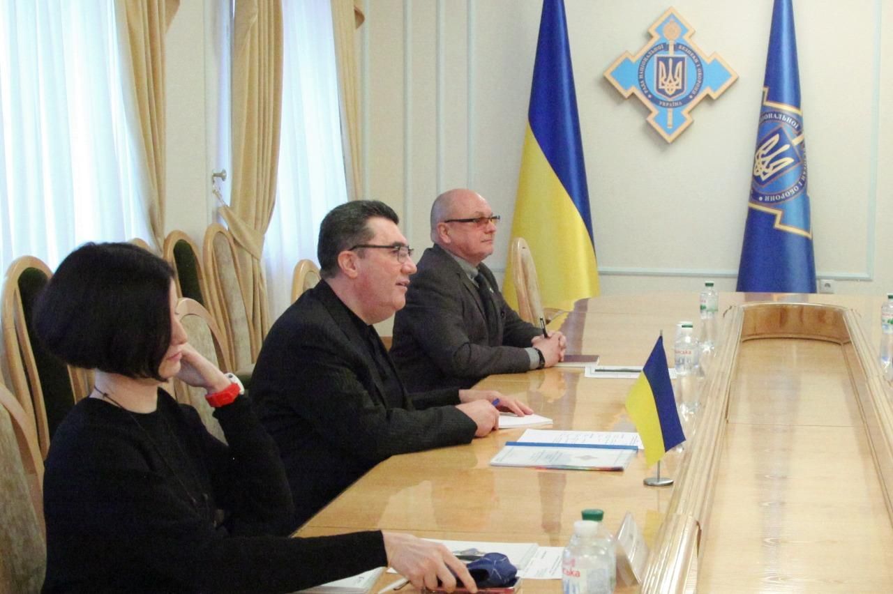 Вони тут ніколи не переможуть, – Данілов про можливе вторгнення російських військ - Новини Росії і України - 24 Канал Вони тут ніколи не переможуть, – Данілов про можливе вторгнення російських військ - Новини Росії і України - 24 Канал