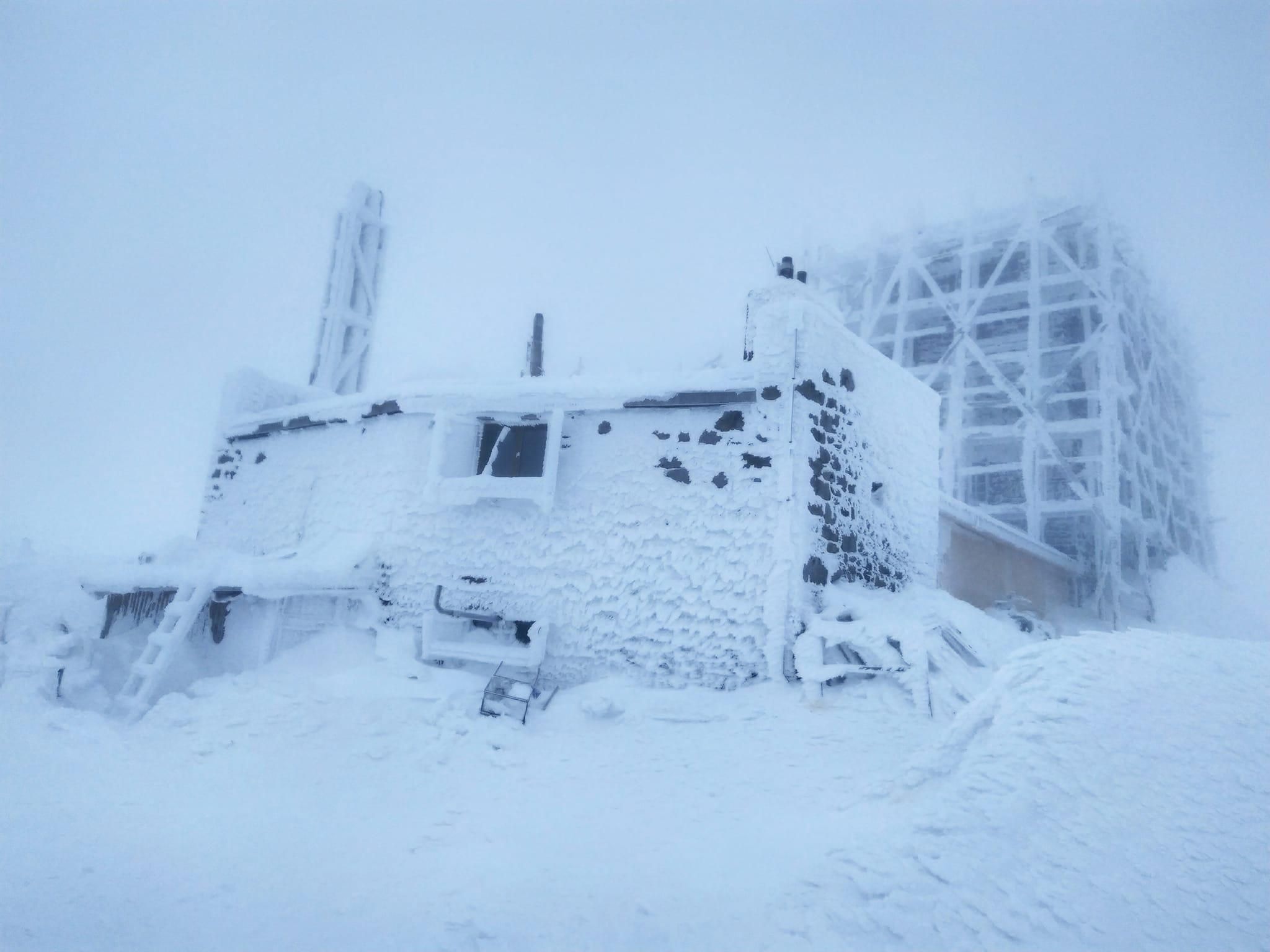 Панує зима: у Карпатах лежить сніг, а температура опустилися до -9 градусів - Україна новини - 24 Канал