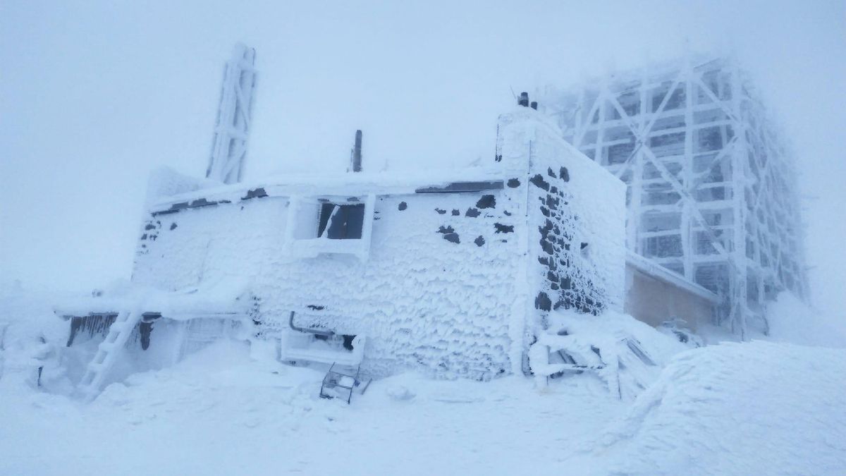 Господствует зима: в Карпатах лежит снег, а температура опустилась до -9 градусов.