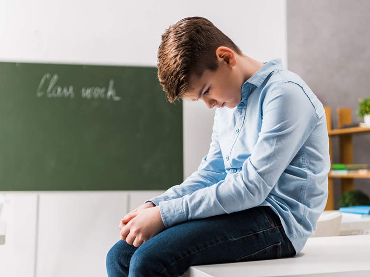 В Одесі вчителя, який силою тягнув учня до директора, звільнили: відео - Новини Одеси - Освіта В Одесі вчителя, який силою тягнув учня до директора, звільнили: відео - Новини Одеси - Освіта