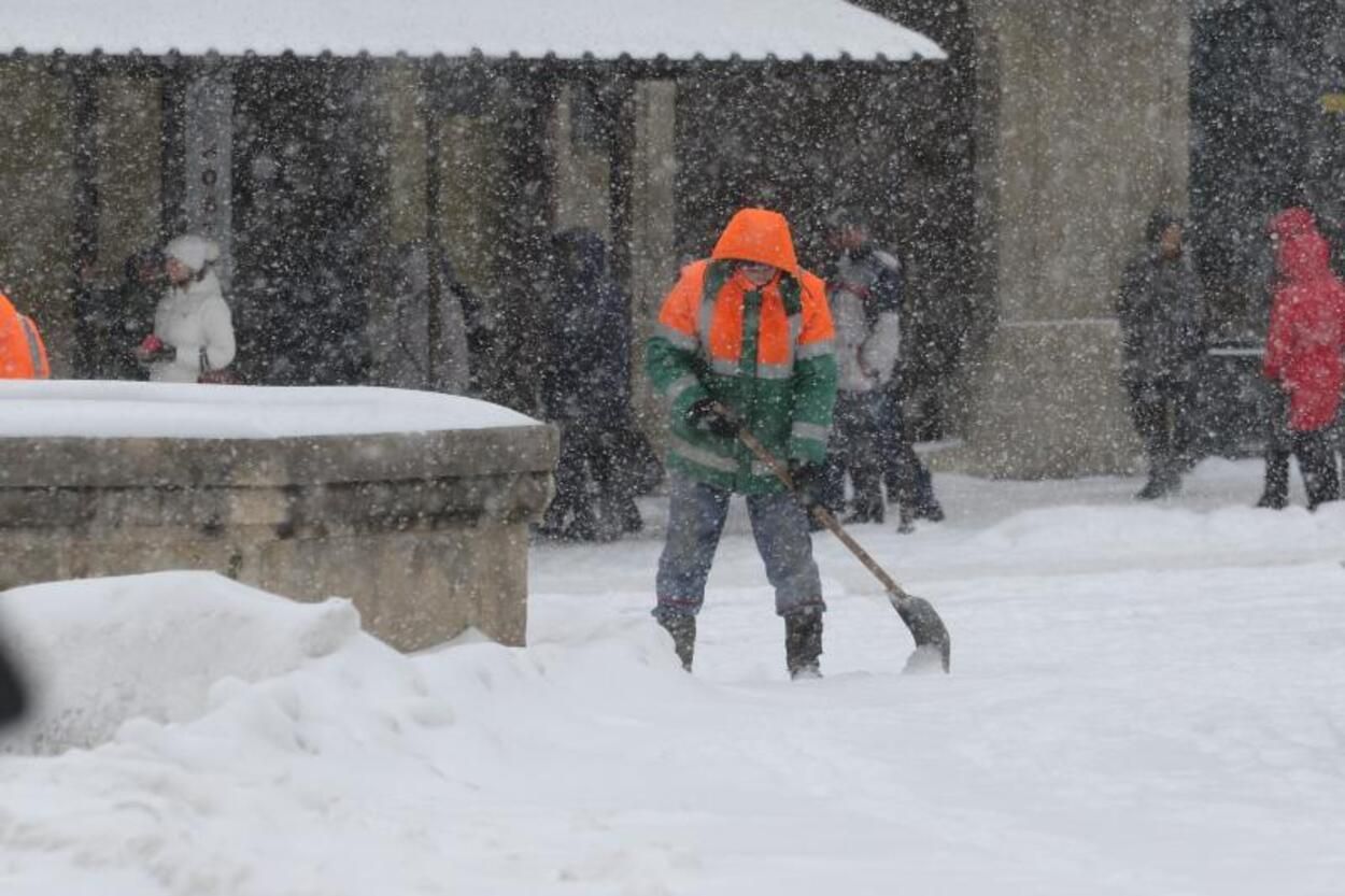 Львов будет засыпать снегом: синоптики объявили штормовое предупреждение Львов будет засыпать снегом: синоптики объявили штормовое предупреждение