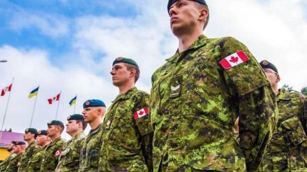 Канада не отправит дополнительных военных инструкторов в Украину из-за действий России