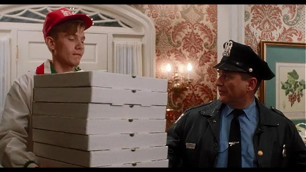 Кевин МакКалистер заказал пиццу Кевин МакКалистер заказал пиццу