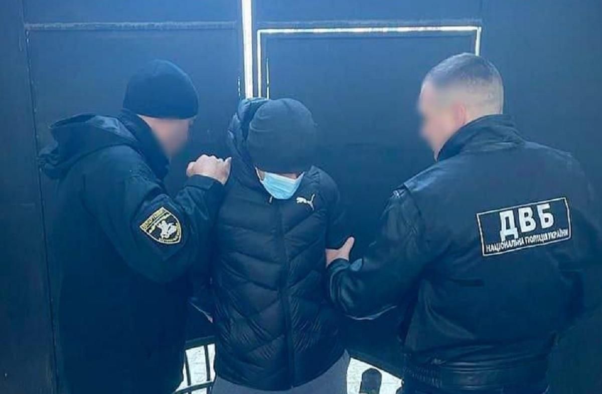 На Рівненщині хулігани напали на поліцейського: йому довелося стріляти - Новини Рівне - 24 Канал