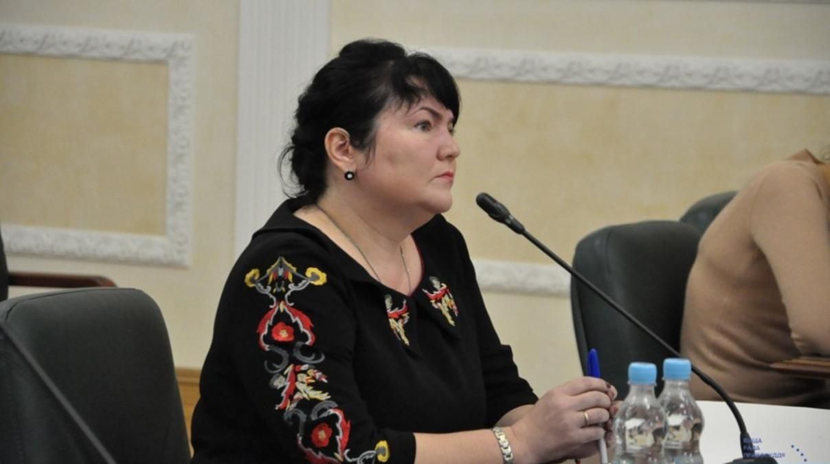Требовала 5 тысяч гривен: на Херсонщине экс-судью наказали за взяточничество