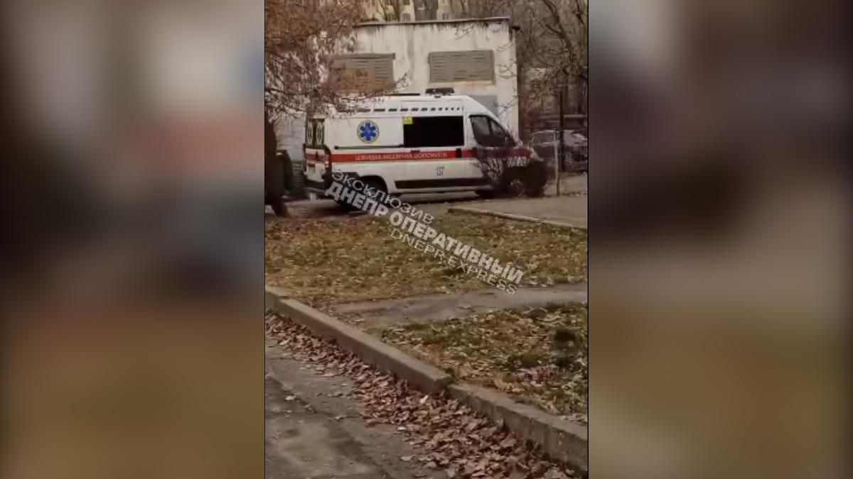 В Днепре школьницу забрызгали слезоточивым газом: одноклассники все объяснили В Днепре школьницу забрызгали слезоточивым газом: одноклассники все объяснили