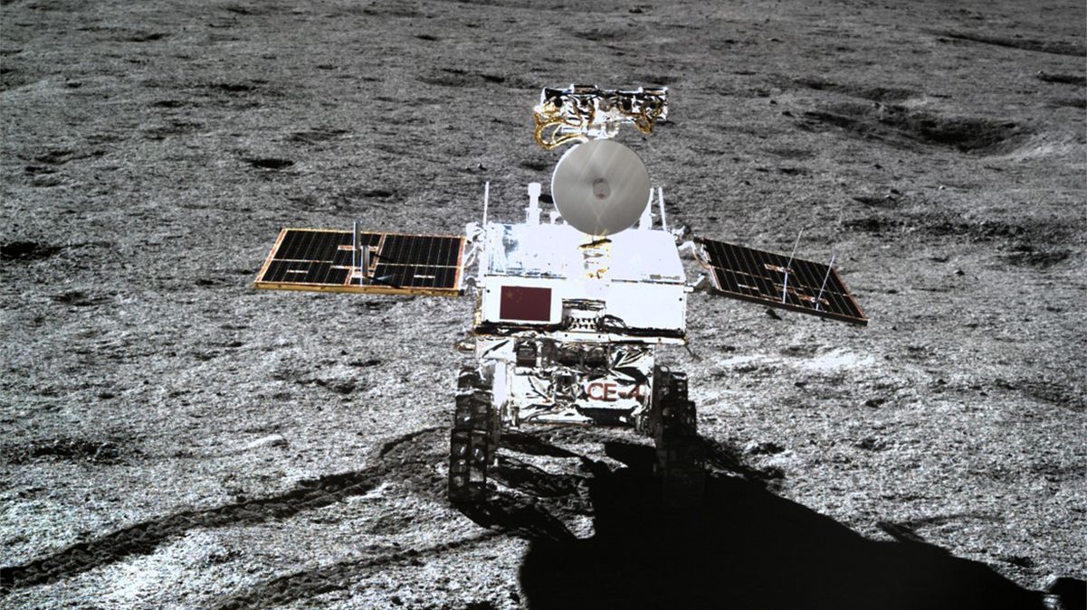 Китайський місяцехід виявив на зворотній стороні Місяця "загадкову хатину" - Новини технологій - Техно