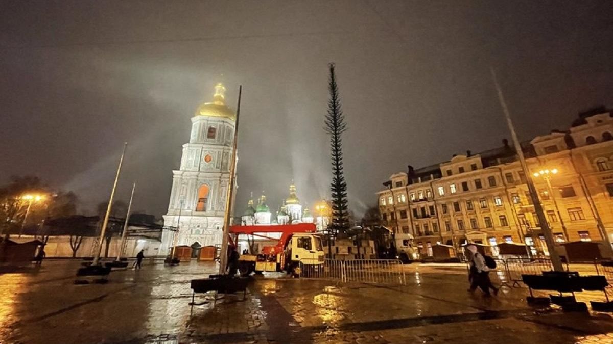 Киев погрузился в подготовку к Новому году: яркие предпраздничные фото