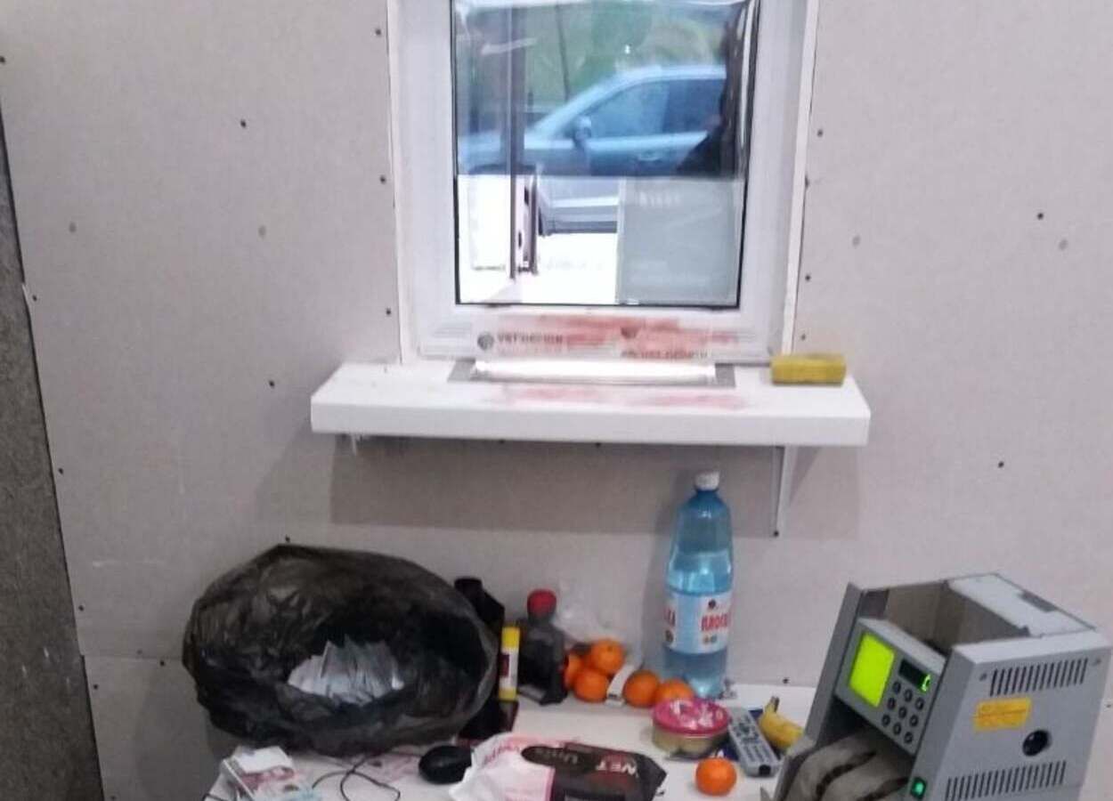 Касирка львівського пункту обміну вкрала у клієнта 19 тисяч доларів - Новини Львова - Львів Касирка львівського пункту обміну вкрала у клієнта 19 тисяч доларів - Новини Львова - Львів