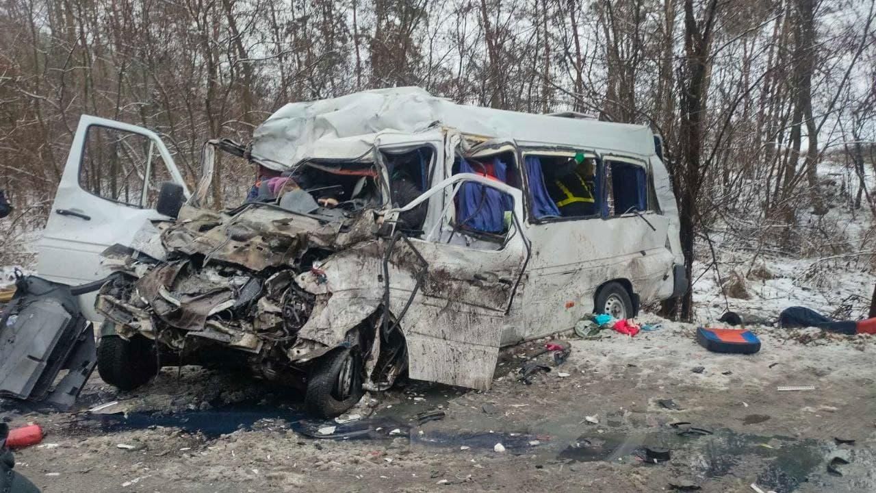 ДТП з маршруткою Чернігів –  Сосниця 07.12.2021: всі останні новини аварії