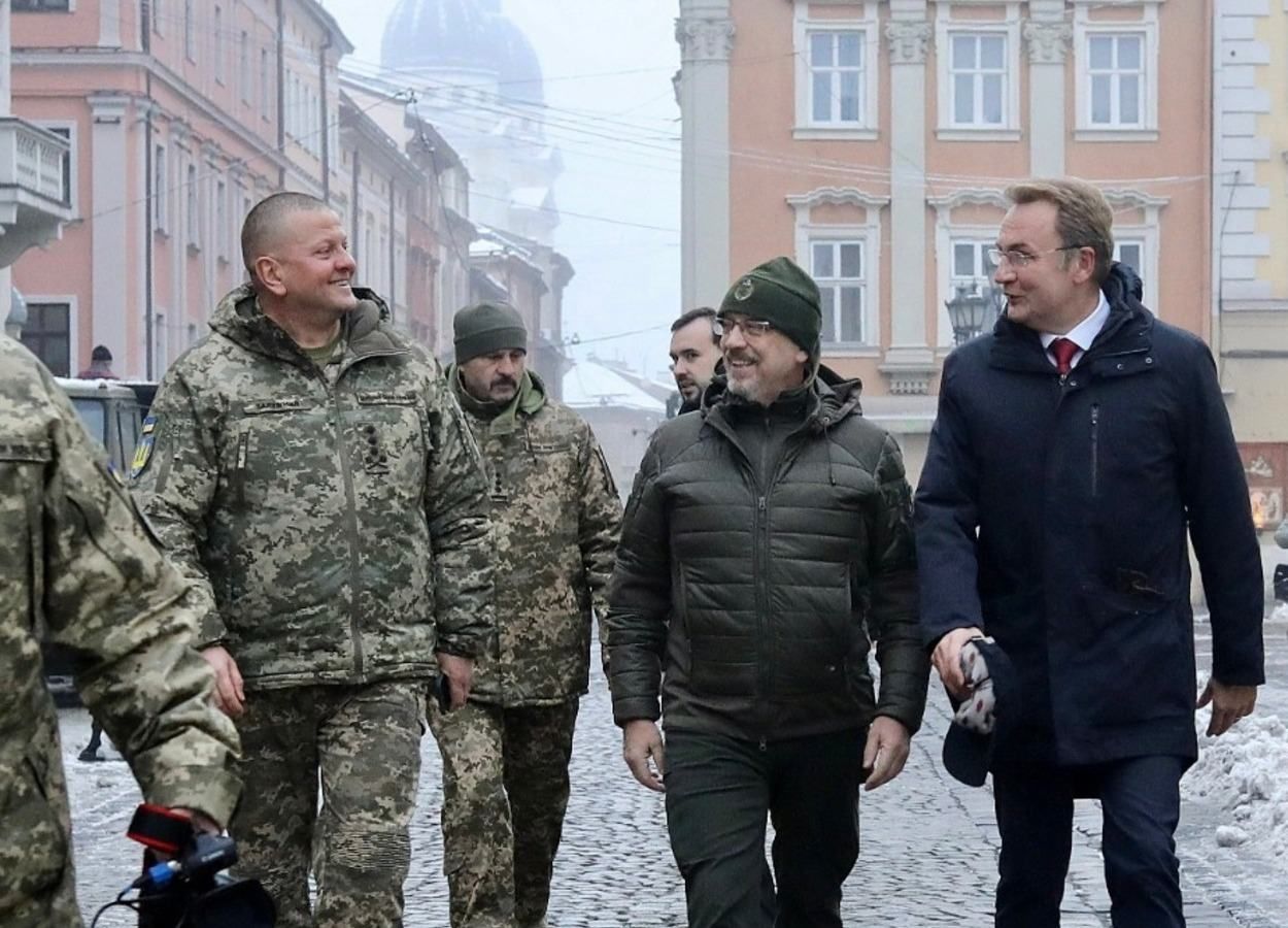 Угроза вторжения российских войск в Украину стоит как никогда остро, – Садовый Угроза вторжения российских войск в Украину стоит как никогда остро, – Садовый