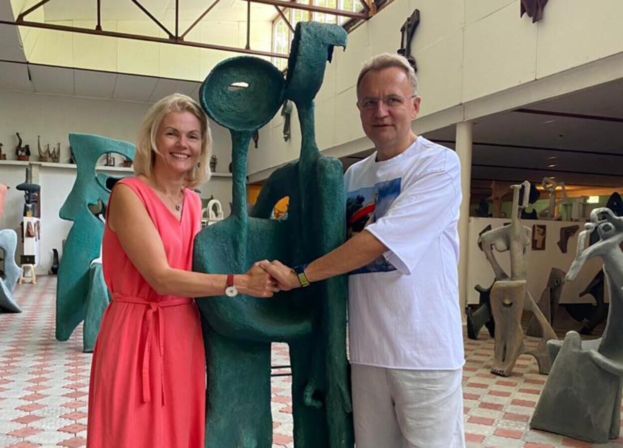 Садовий чуттєво привітав дружину з іменинами: чарівне фото - Новини Львів - Львів Садовий чуттєво привітав дружину з іменинами: чарівне фото - Новини Львів - Львів