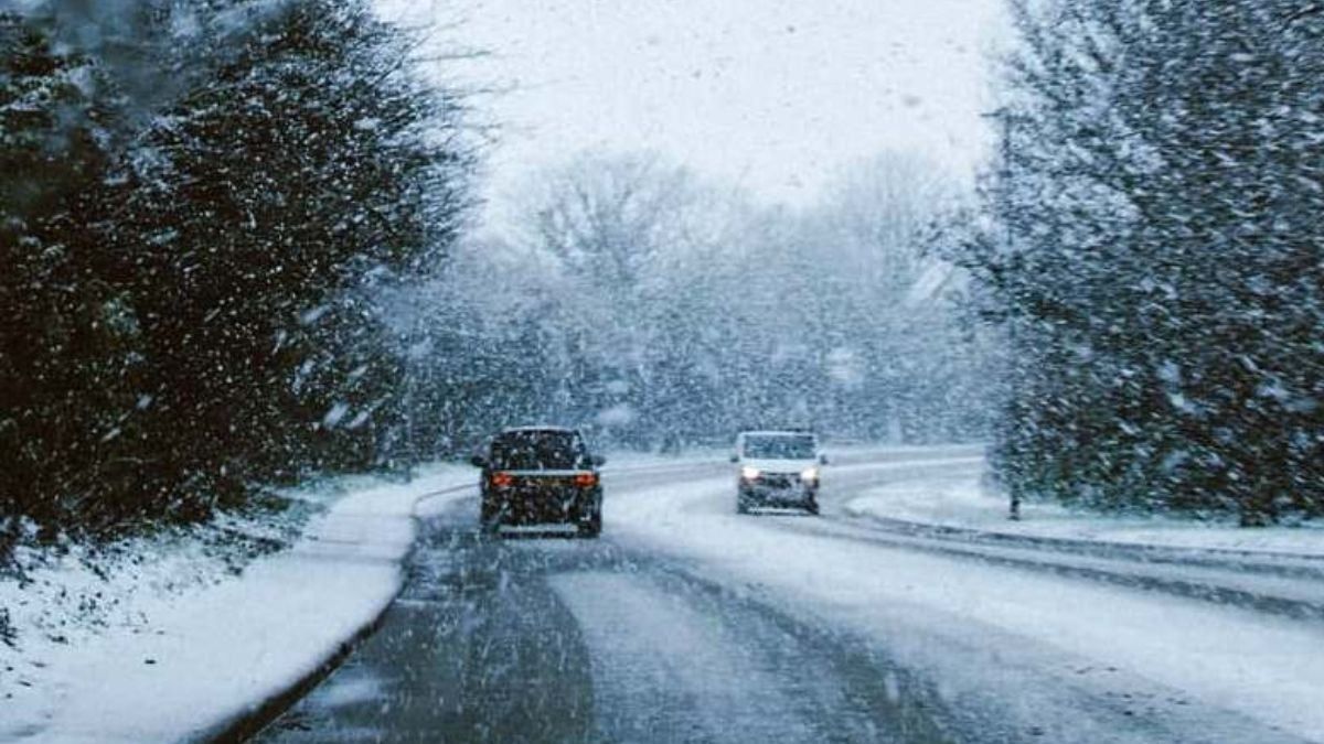 Дороги в центральной и северной Украине скует гололедица Дороги в центральной и северной Украине скует гололедица