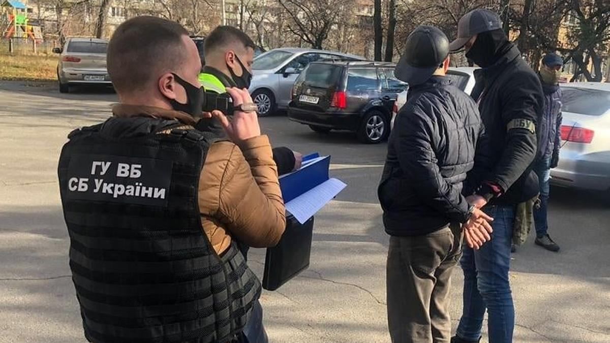 В Киеве бывший сотрудник спецслужб хотел обмануть иностранку на большую сумму