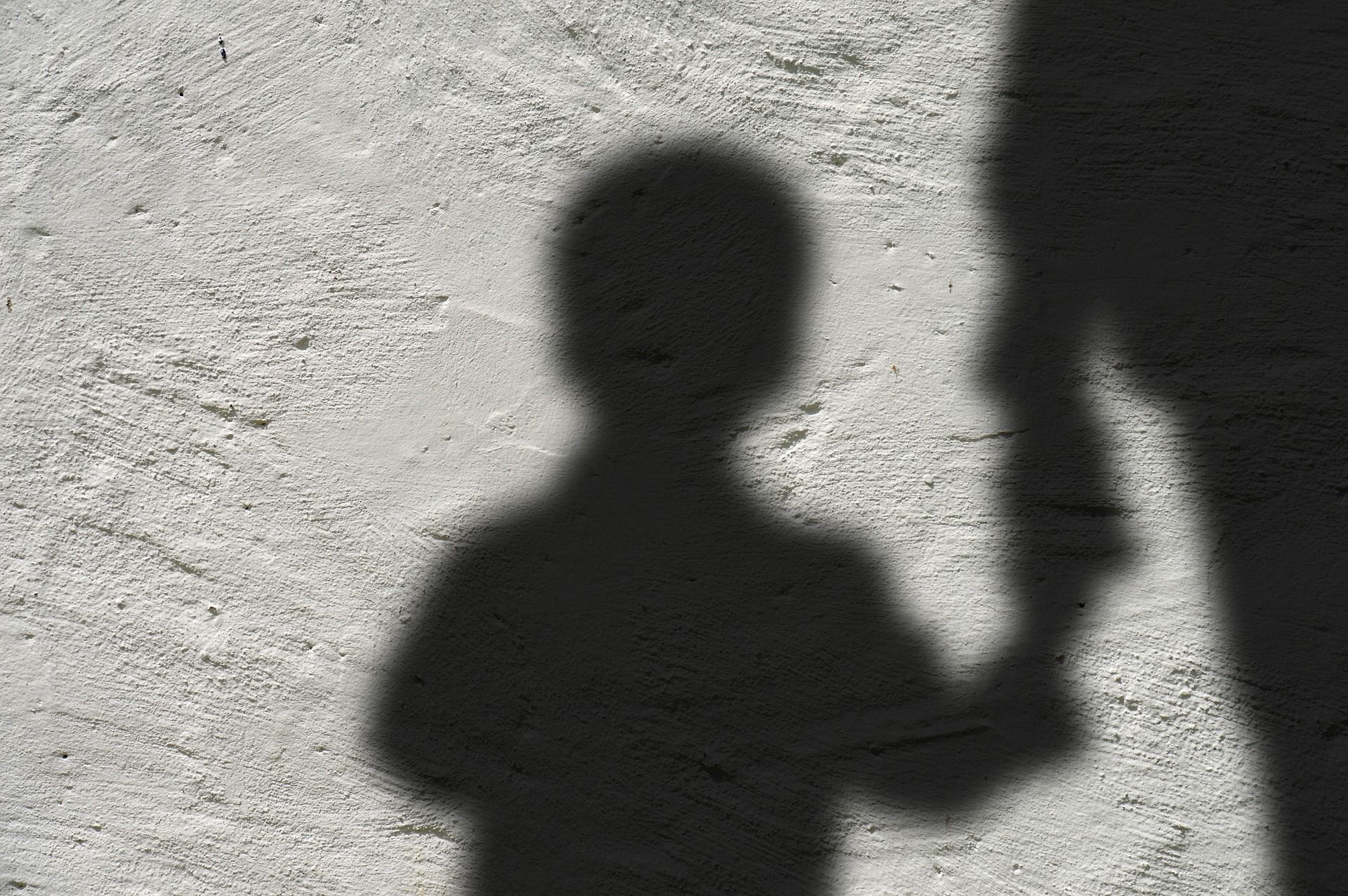 Могут быть родственники или соседи: что нужно знать о сексуальных преступлениях против детей