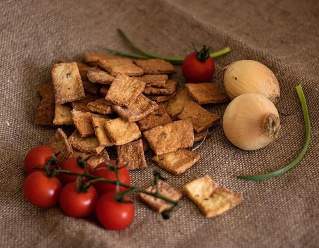 Луковый крекер своими руками Луковый крекер своими руками