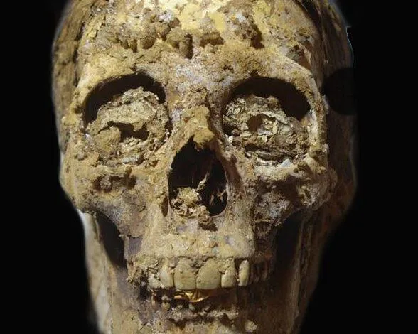 У Єгипті знайшли мумії з золотими язиками