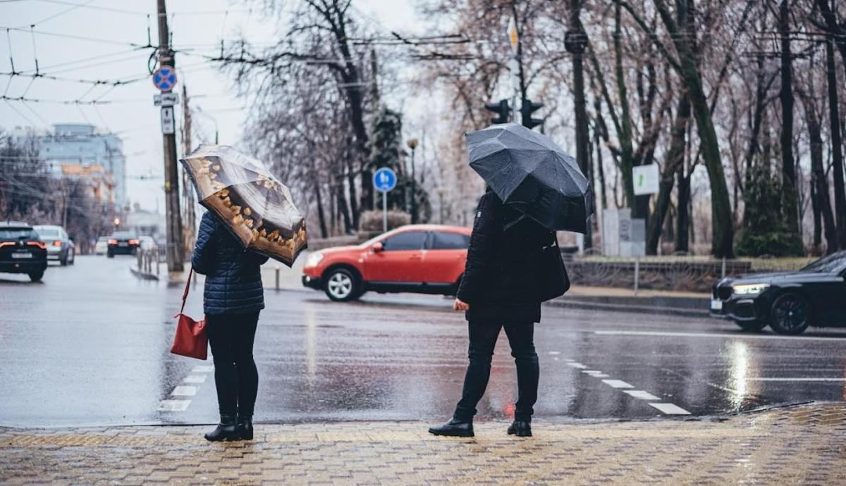 В Киеве из-за гололеда произошел массовый транспортный коллапс