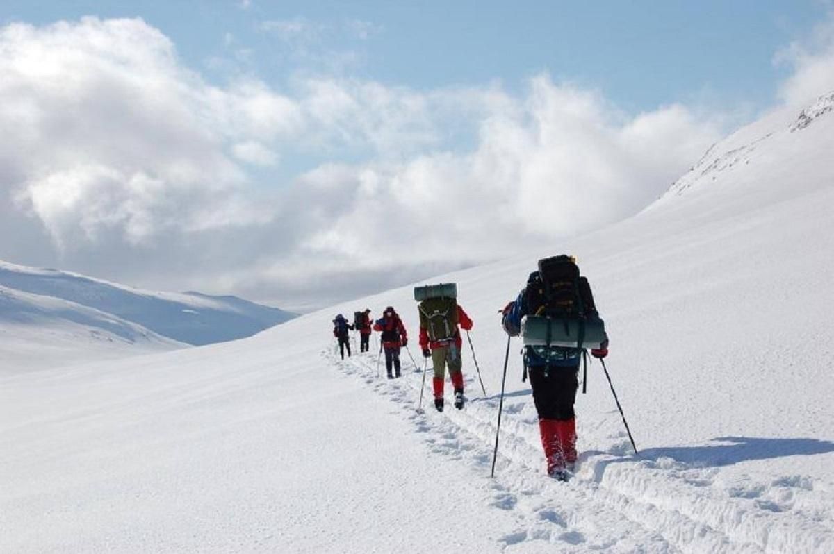 На що слід звернути увагу перед мандрівкою у гори взимку: поради МВС - Україна новини - 24 Канал На що слід звернути увагу перед мандрівкою у гори взимку: поради МВС - Україна новини - 24 Канал