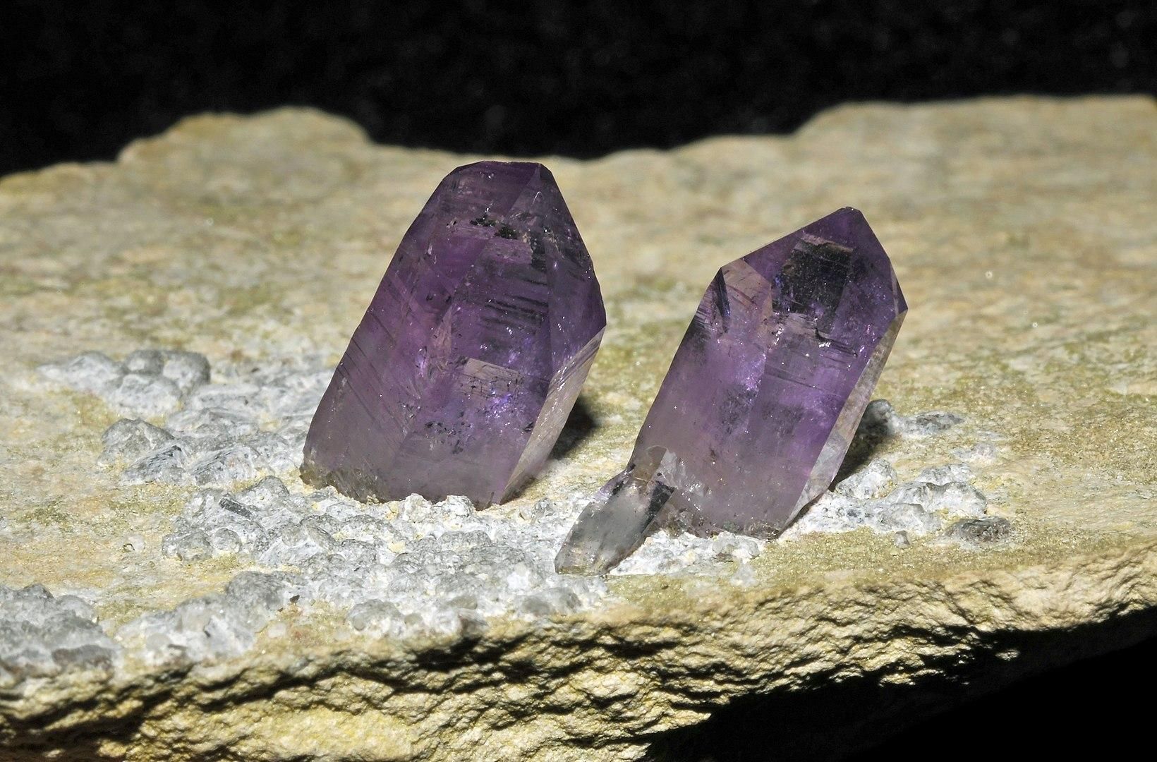 Суперхимия: ученые знают, как сделать жесткие кристаллы эластичными Суперхимия: ученые знают, как сделать жесткие кристаллы эластичными