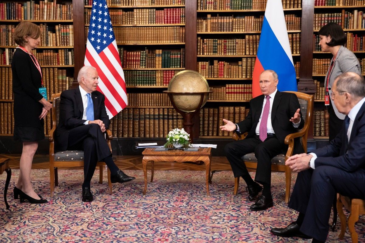Є ознакою певної деескалації, – Сушко про розмову Байдена і Путіна
