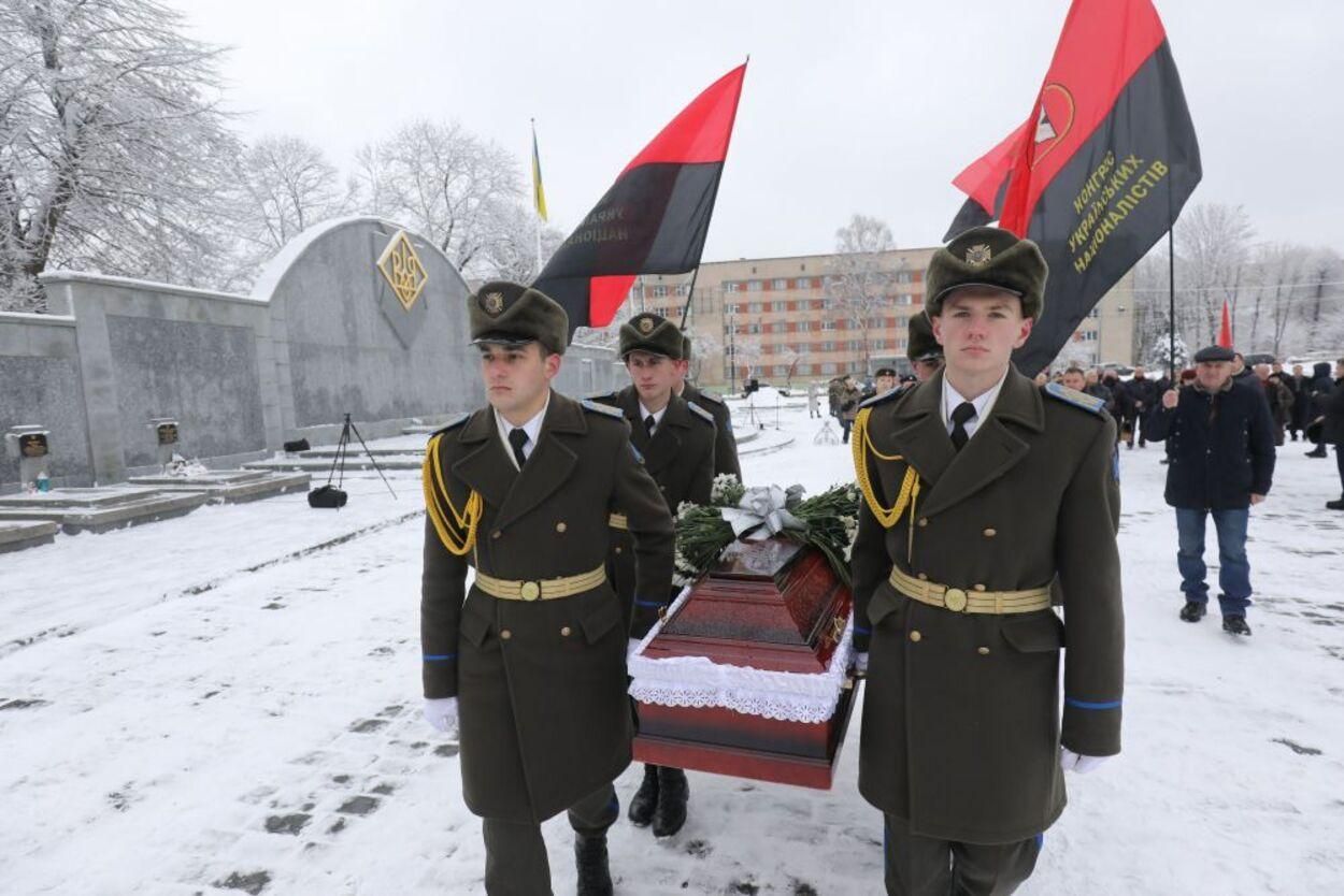 У Львові попрощалися зі зв'язковою Романа Шухевича Ольгою Ільків - Новини Львова - Львів У Львові попрощалися зі зв'язковою Романа Шухевича Ольгою Ільків - Новини Львова - Львів