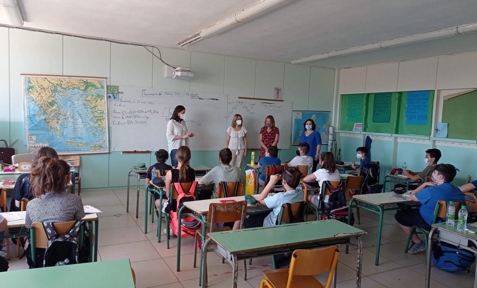 У Греції пропонують відправляти за ґрати батьків, які не пускають дітей до школи через COVID-19 - Освіта