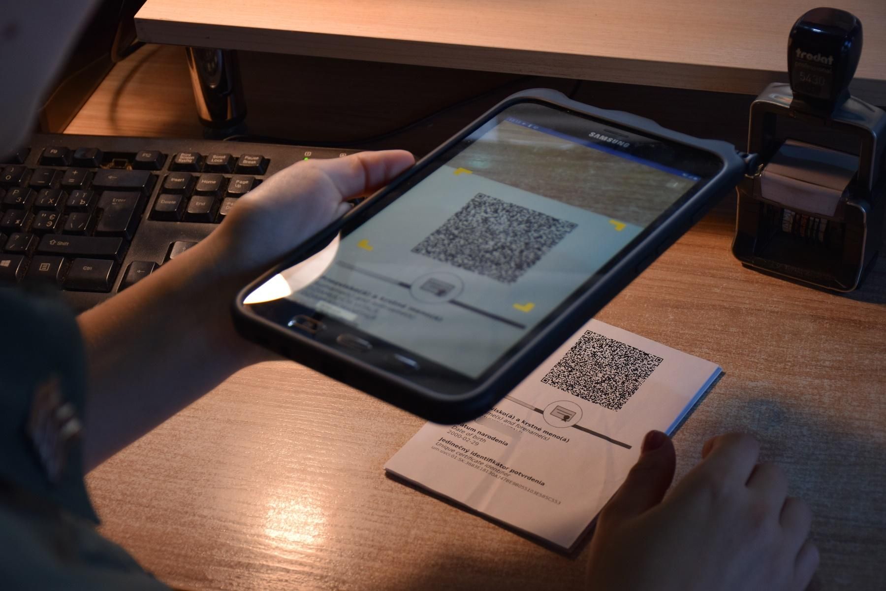 Купила за 500 гривен: на Ровненщине будут судить работницу школы за поддельный COVID-сертификат Купила за 500 гривен: на Ровненщине будут судить работницу школы за поддельный COVID-сертификат