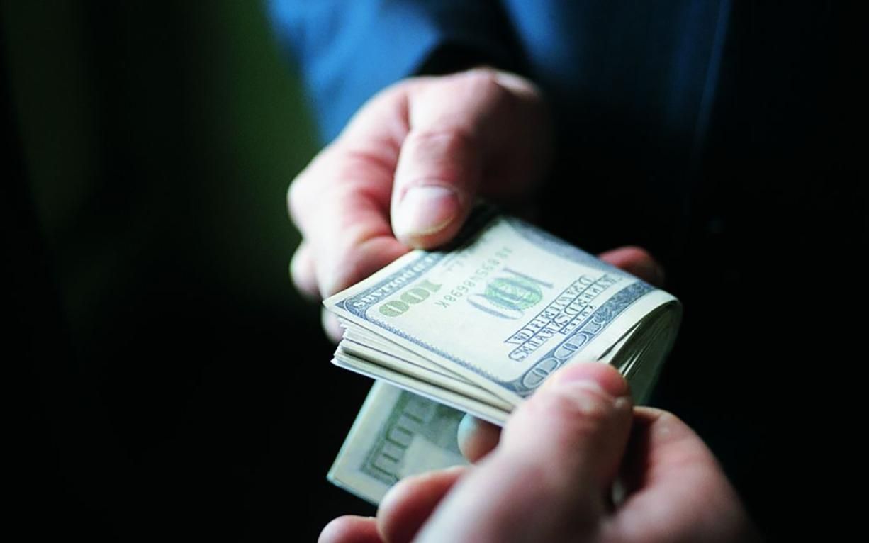 Суд на Львівщині виправдав доцента вишу, який за 400 доларів написав наукову роботу за студента - Новини Львова сьогодні - Освіта Суд на Львівщині виправдав доцента вишу, який за 400 доларів написав наукову роботу за студента - Новини Львова сьогодні - Освіта