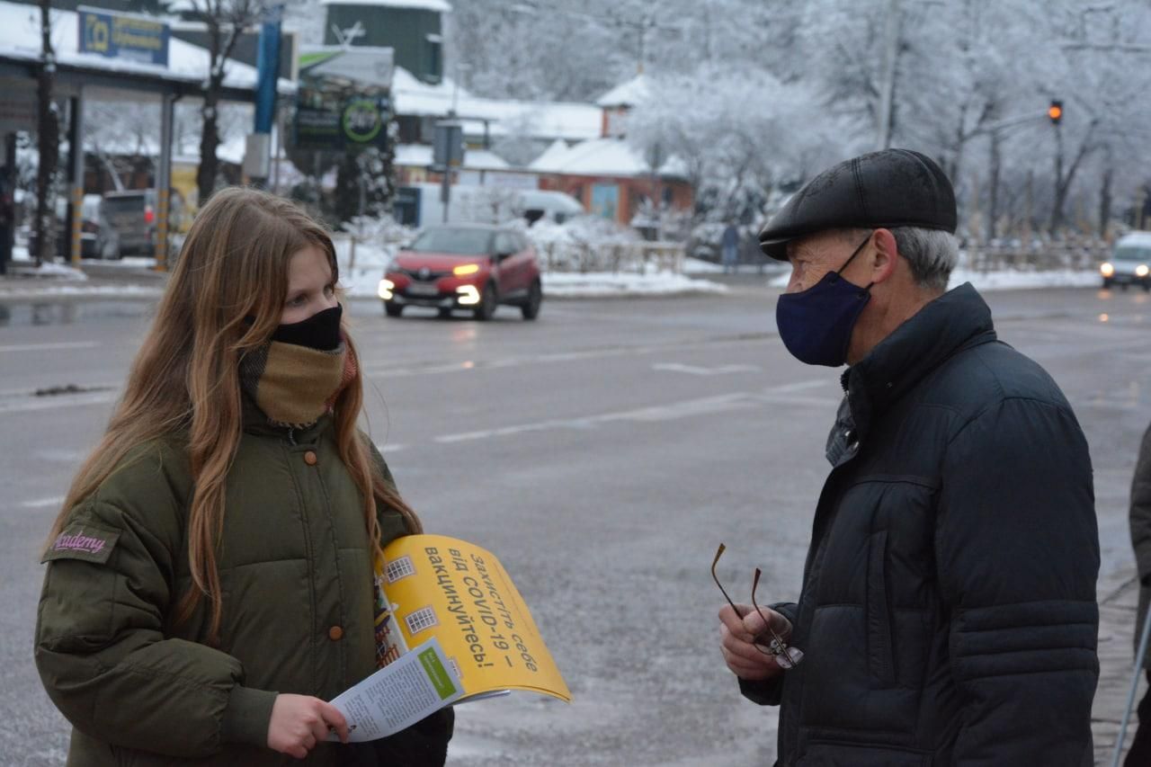 Единственный путь побороть пандемию: львовские студенты призвали людей вакцинироваться