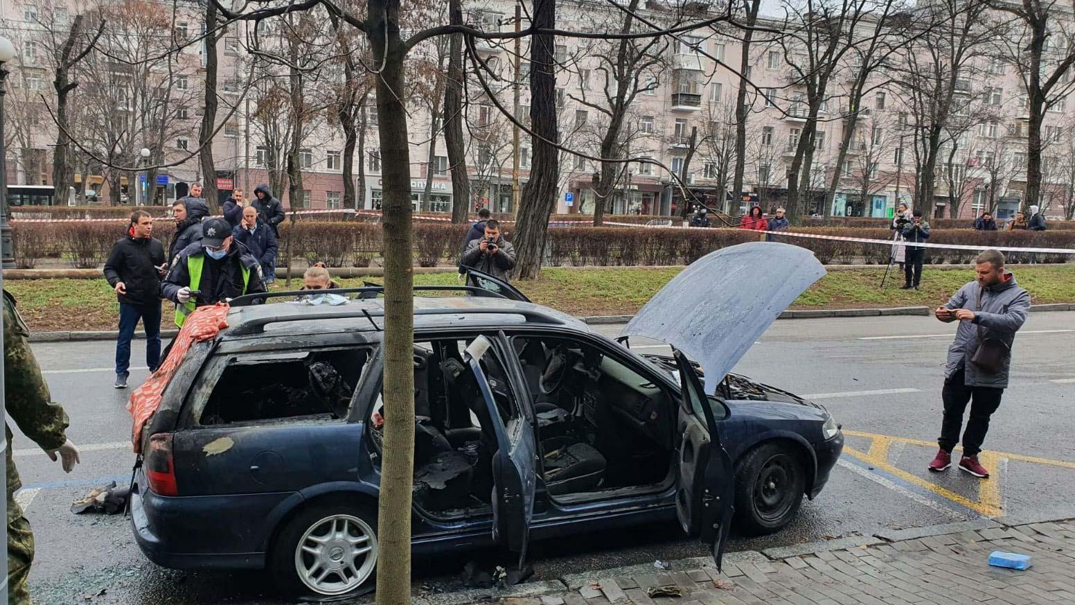 Пожежу машини з автоматом у Дніпрі розслідують як підготовку до вбивства - Дніпро