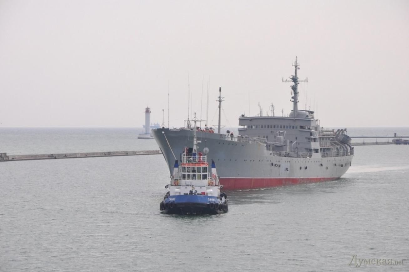 Оккупанты говорят, что украинский военный корабль вернулся обратно