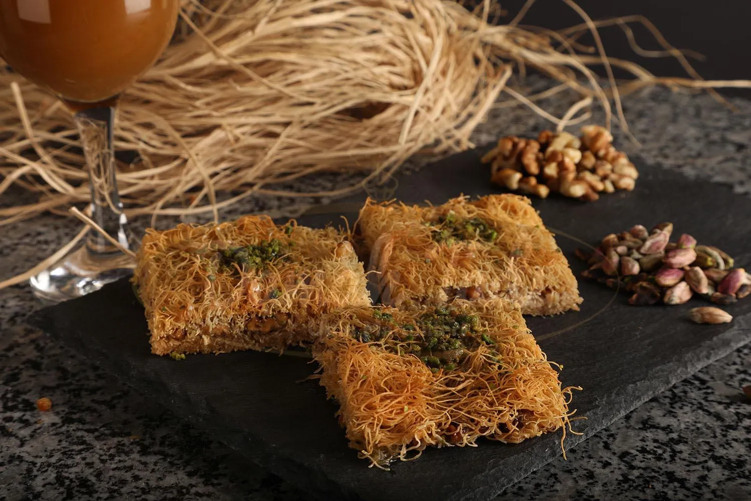 В Туреччині роблять дуже смачні солодощі В Туреччині роблять дуже смачні солодощі