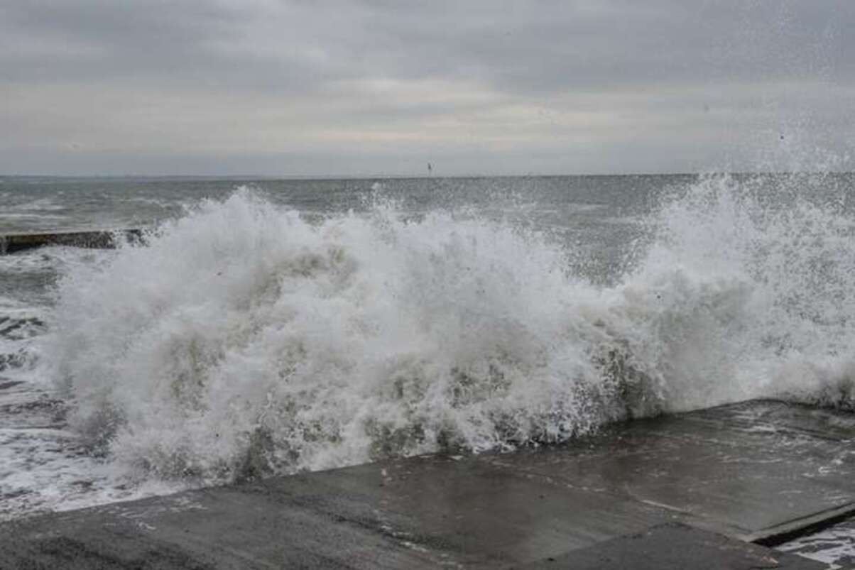 На узбережжі Одеси прогнозують шквальні вітри На узбережжі Одеси прогнозують шквальні вітри
