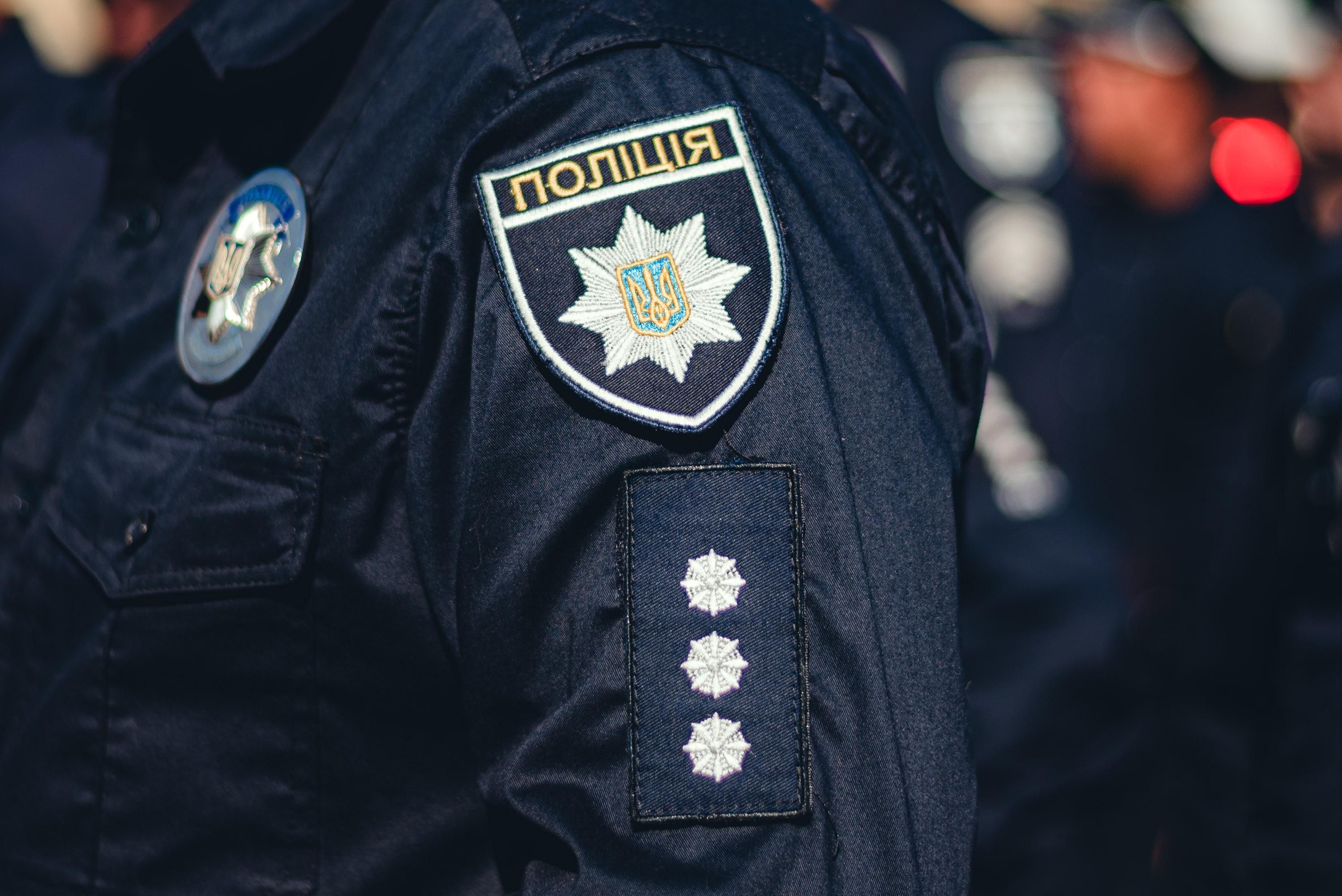 В Луганской области произошла драка с участием 3 полицейских: есть пострадавшая