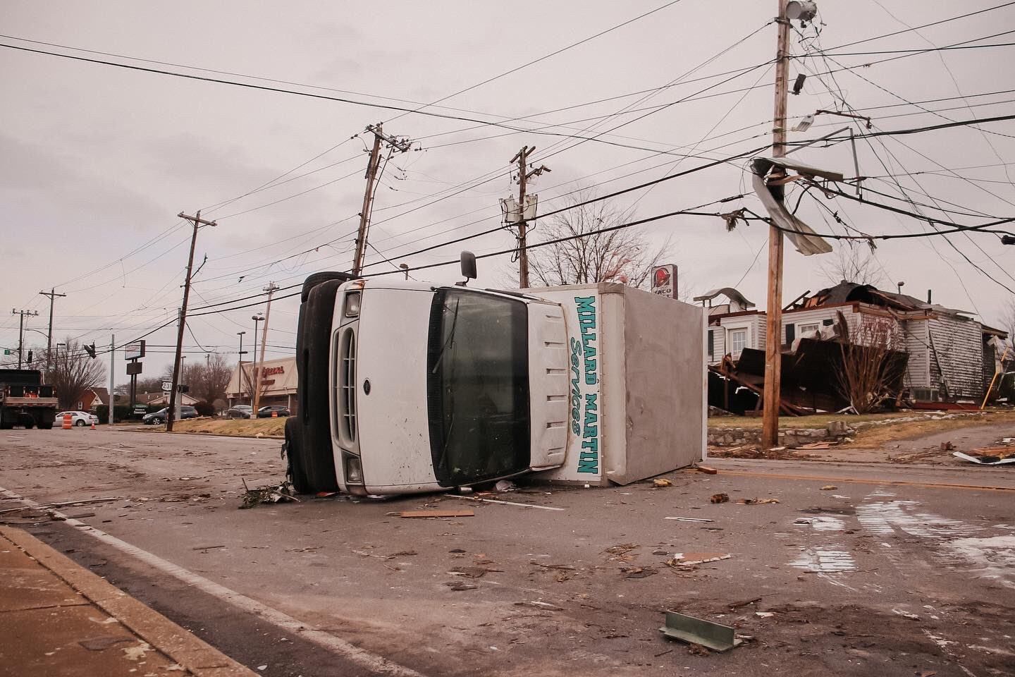 Різко зросла кількість жертв торнадо у США: МЗС України висловило співчуття - Гарячі новини - 24 Канал Різко зросла кількість жертв торнадо у США: МЗС України висловило співчуття - Гарячі новини - 24 Канал