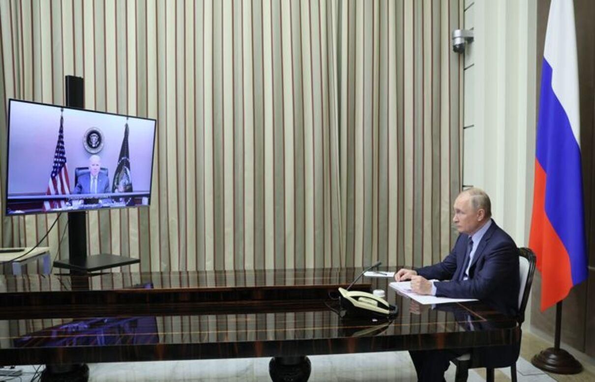 Не лякав, але обіцяв фінансову ізоляцію: Кремль про розмову Байдена і Путіна - Гарячі новини - 24 Канал
