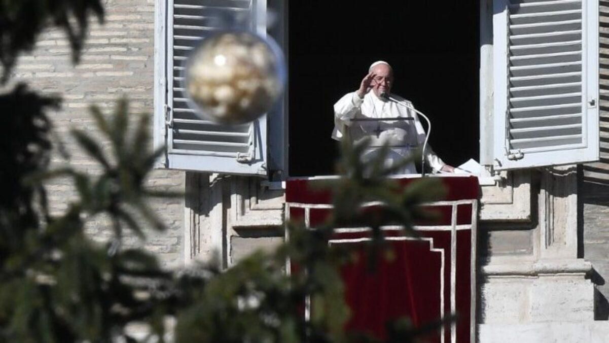 Папа Римский призвал к "серьезному международному диалогу" для прекращения войны в Украине