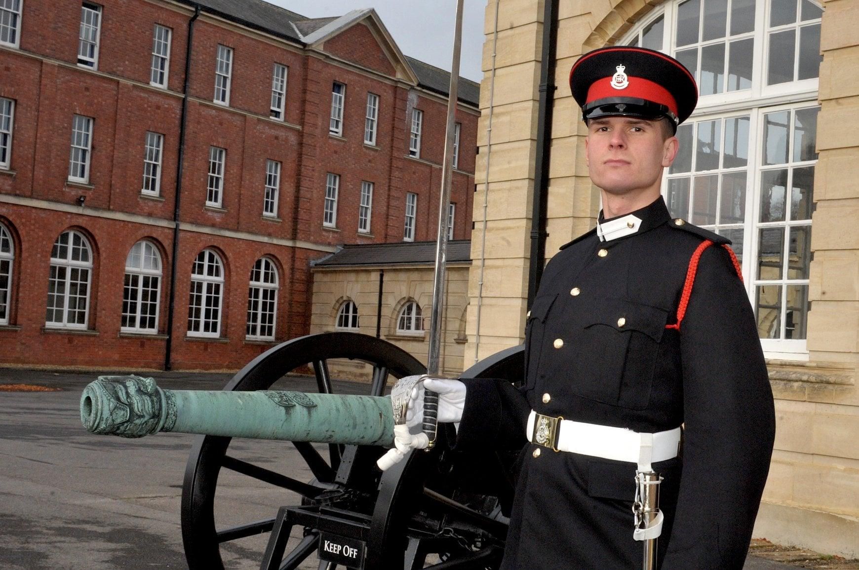 Украинец стал лучшим иностранным студентом Королевской военной академии в Великобритании Украинец стал лучшим иностранным студентом Королевской военной академии в Великобритании
